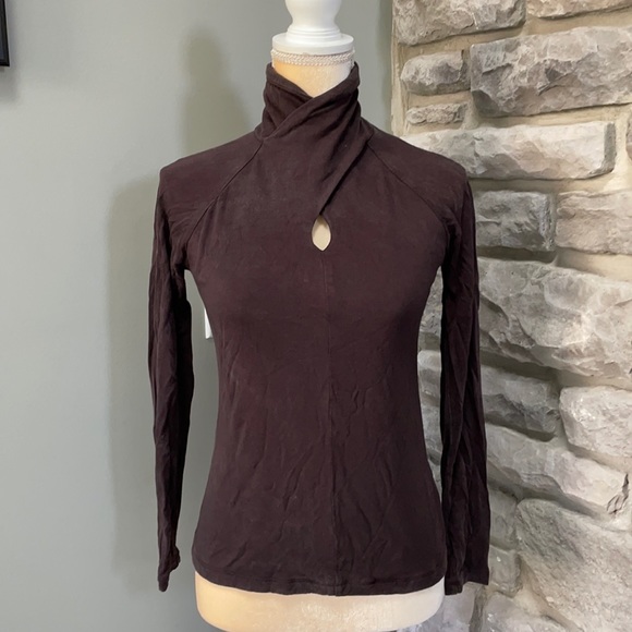 Chelsea & Theodore Tops - Chelsea & Theodore turtleneck front circle open